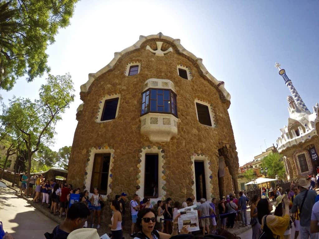 is a guided tour of Park Guell worth it?